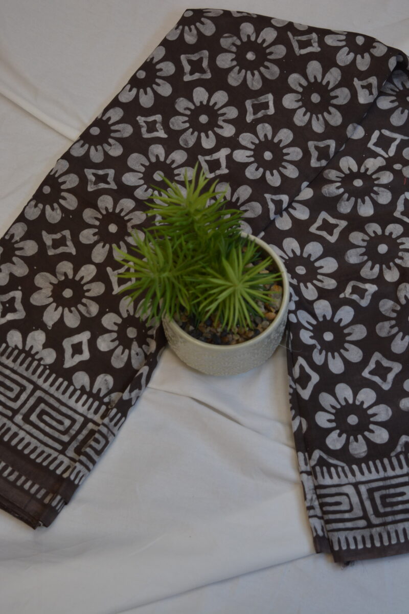 Batik Saree - Image 2