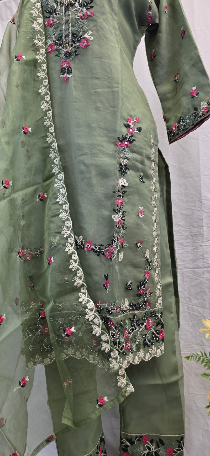 SADABAHAR 3piece Collection - Image 2
