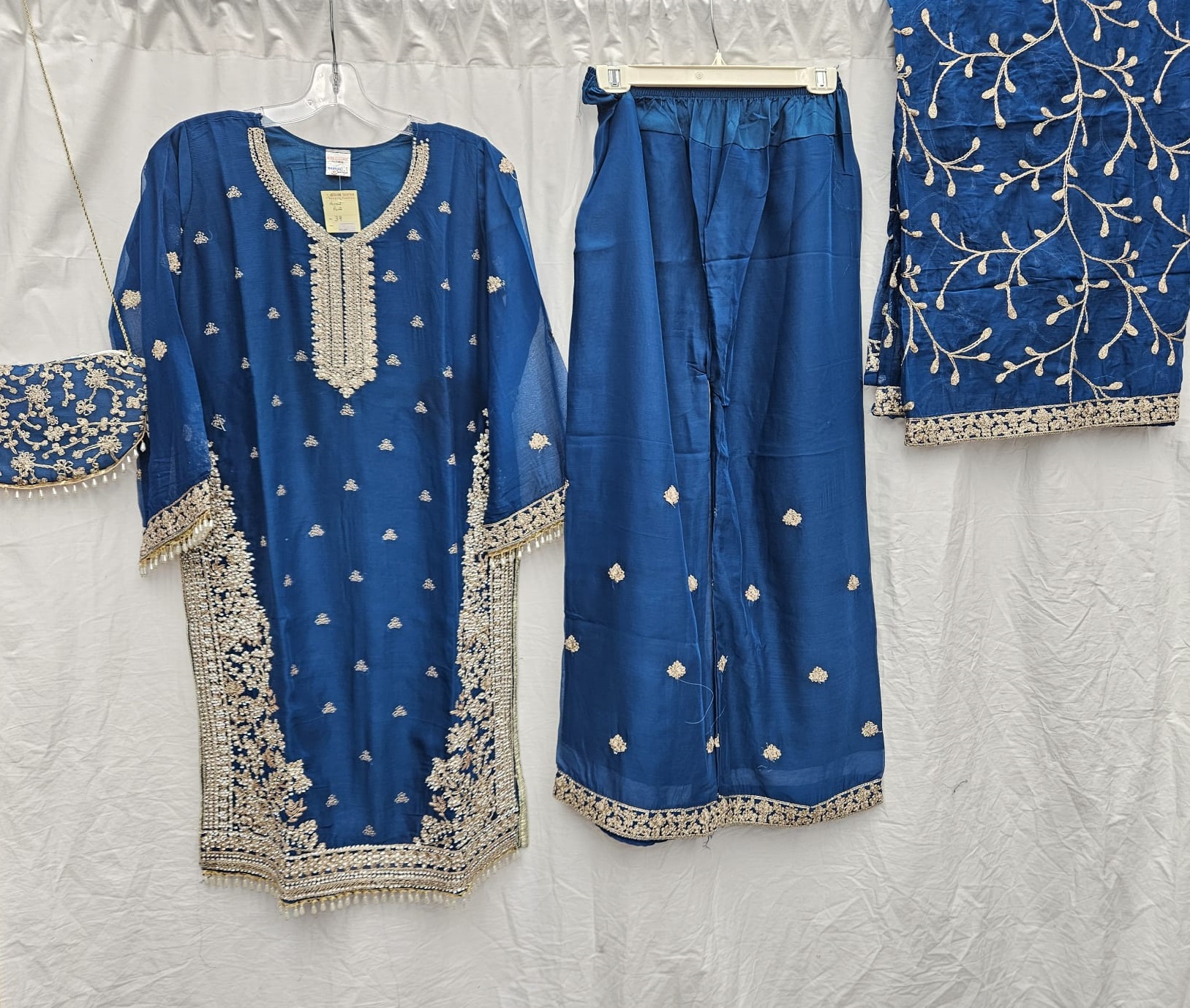 4Pc Chiffon Georgette Suit with Clutch | Ready to Wear - Image 3
