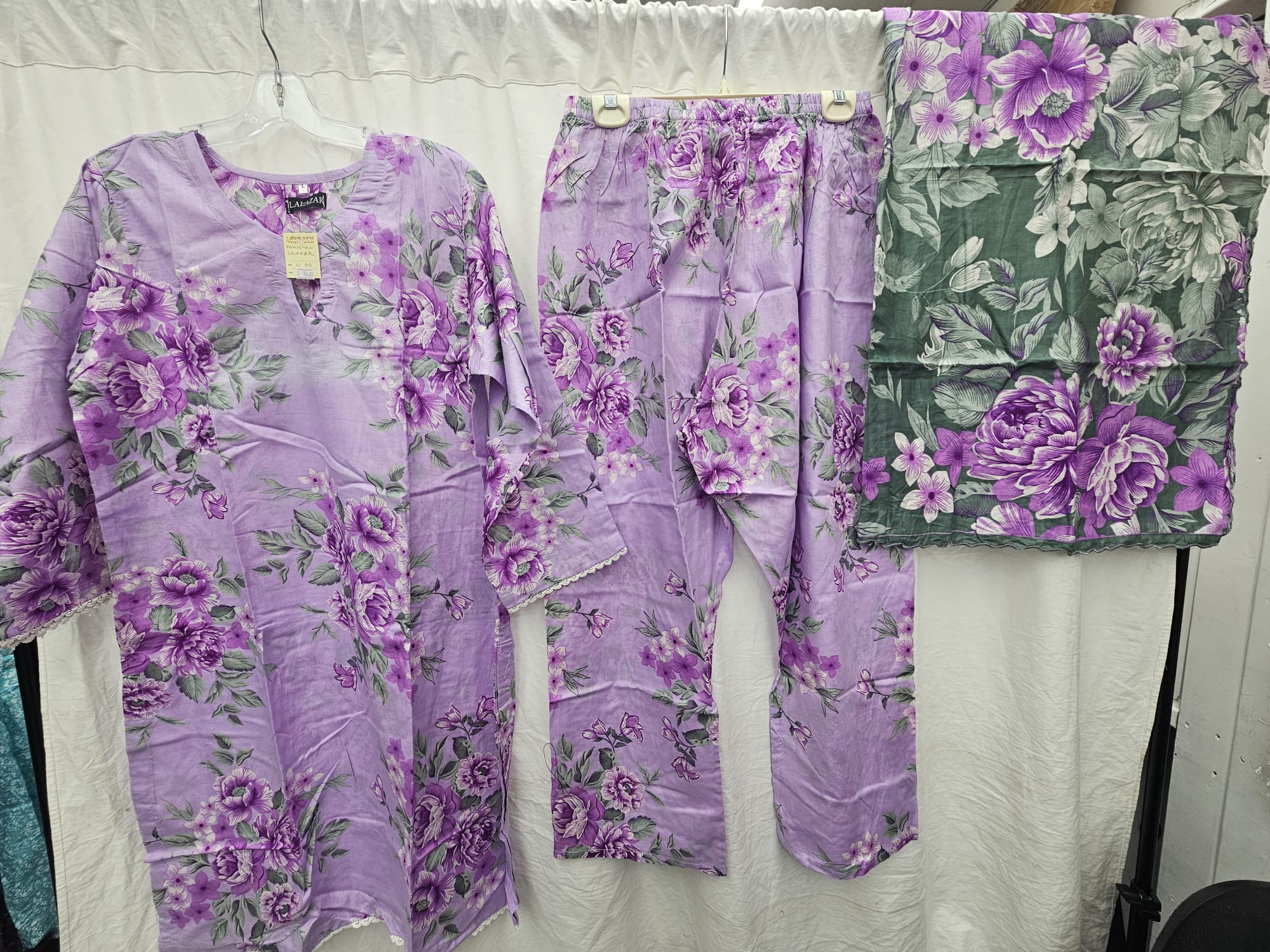 3Pc Lawn Suit | Ready to Wear - Image 3